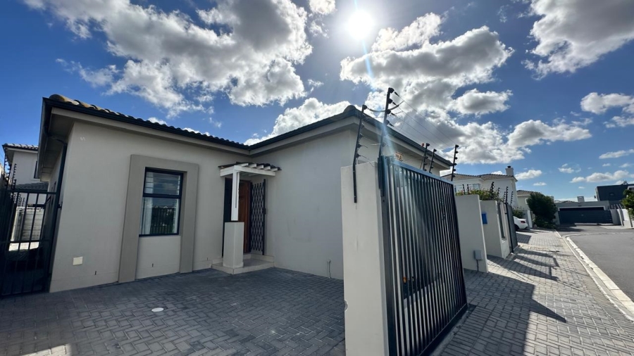 2 Bedroom Property for Sale in Parklands North Western Cape